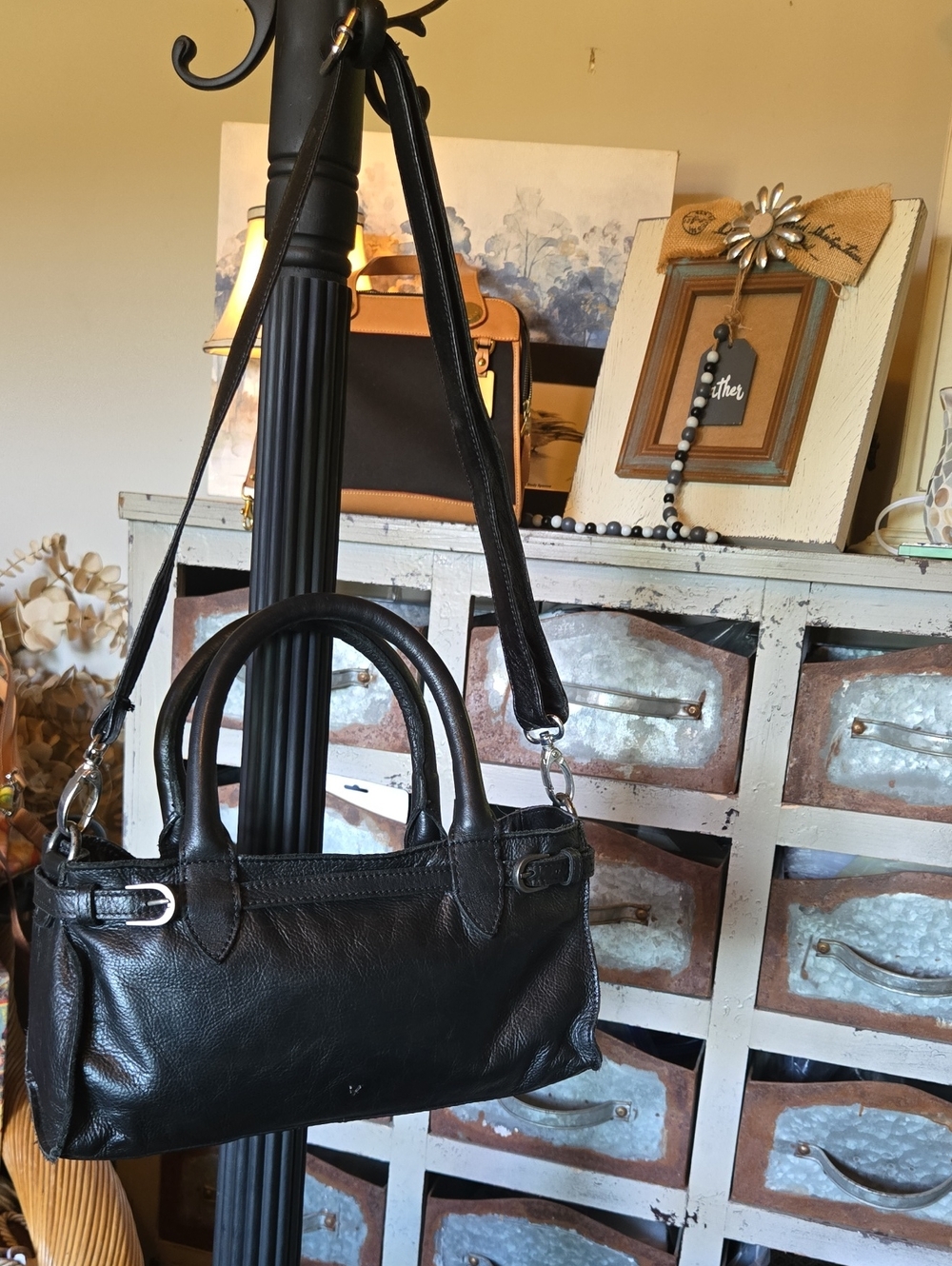 Vilenca Holland Black Leather Shoulder Bag